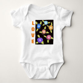 Een babymeisje bloeide één stuk romper