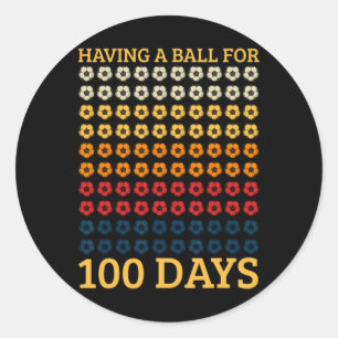 Een bal voor 100 dagen voetballer leerkracht ronde sticker