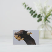 Een Bald Eagle neemt de hemel in Visitekaartje (Staand voorkant)