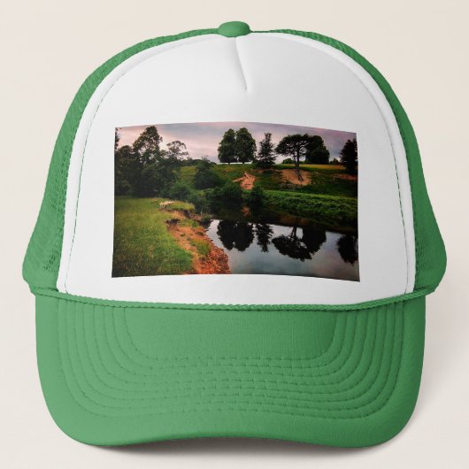 Een bank, met reflecterende bomen trucker pet (Voorkant)