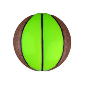 Een basketbal met heldere neon groene panelen  (Verticaal)