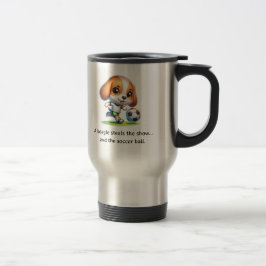 Een beagle steelt het show reisbeker