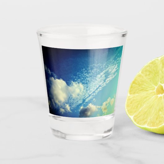 Een beetje bewolking shot glas (Voorkant)
