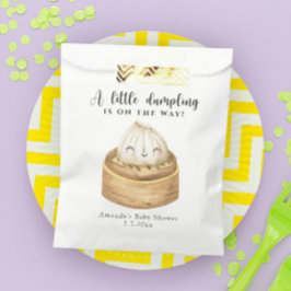 Een beetje dumpling is op weg naar het baby shower bedankzakje