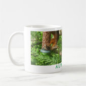 "Een beetje gek", ondersteboven rode eekhoorns. Koffiemok (Links)