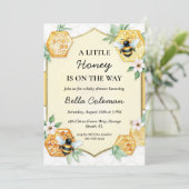 Een beetje honing is onderweg naar het baby shower kaart (Staand voorkant)