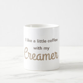 Een beetje koffie met mijn creamer koffiemok