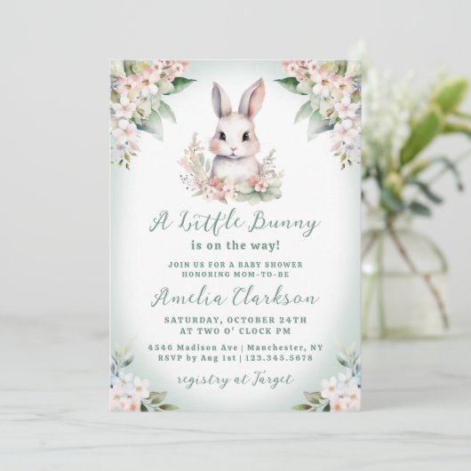 Een beetje konijntje zacht groen & bloemig Baby sh Kaart (Staand voorkant)