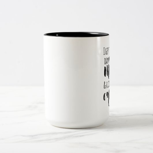 Een beetje Magisch en veel Caffeine Tweekleurige Koffiemok (Center)