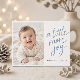 Een beetje meer vreugde blauwe baby kerst foto kaa feestdagenkaart