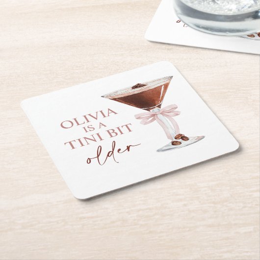 Een beetje oudere Espresso Martini Party-gunst Kartonnen Onderzetters (Schuin)