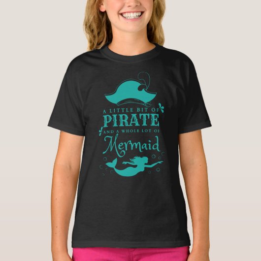 Een beetje piraat een hele partij zeemeermin t-shirt (Voorkant)