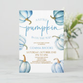 Een beetje pompoen is onderweg. Baby Shower Kaart (Staand voorkant)