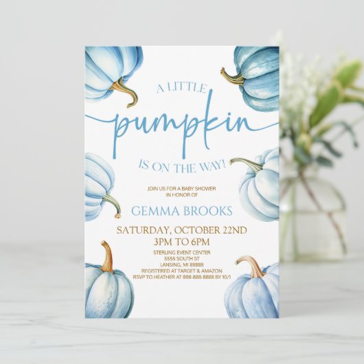 Een beetje pompoen is onderweg. Baby Shower Kaart (Staand voorkant)
