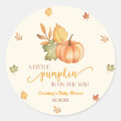 Een beetje pompoen is onderweg. Baby Shower Ronde Sticker (Voorkant)
