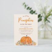 Een beetje pompoen is onderweg Herfst Baby shower Uitnodiging Briefkaart (Staand voorkant)
