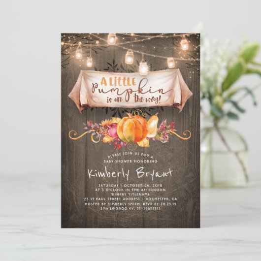 Een beetje pompoen is op weg naar rustiek Baby sho Kaart (Staand voorkant)
