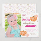Een beetje Pumpkin Verjaardagsuitnodiging Kaart (Voorkant / Achterkant)