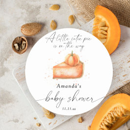 "Een beetje schattige taart is op weg" baby shower Ronde Sticker