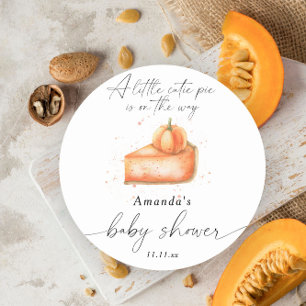 "Een beetje schattige taart is op weg" baby shower Ronde Sticker