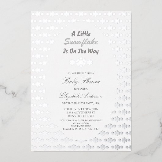 Een beetje sneeuwvlok is onderweg Baby shower Folie Uitnodiging (Voorkant)