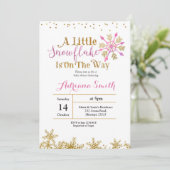 Een beetje sneeuwvlok is onderweg naar baby shower kaart (Staand voorkant)