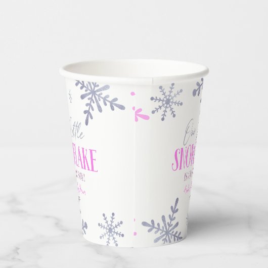 Een beetje sneeuwvlok winterroze Baby shower Papieren Bekers (Rechts)