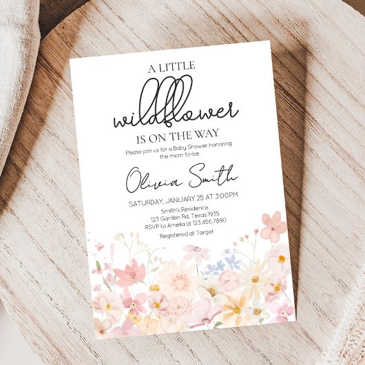 Een beetje wilde bloem is onderweg Baby shower Kaart