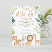 Een beetje wilde is onderweg naar dierlijk Baby sh Kaart (Staand voorkant)