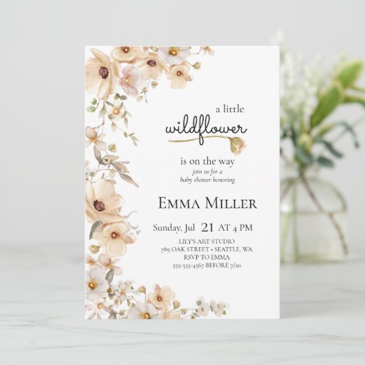 Een beetje Wildflower Beige Natuurlijke Meisje Bab Kaart (Staand voorkant)