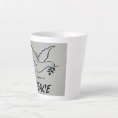 Een beker met vredesduif en Schrift Latte Mok (Voorkant)