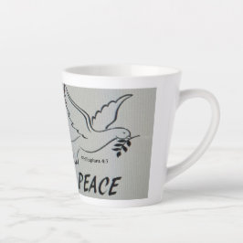 Een beker met vredesduif en schriftuur latte mok