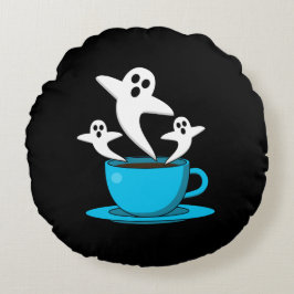 Een beker van een keukenkoffie rond kussen