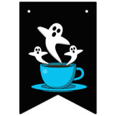 Een beker van een keukenkoffie vlaggetjes (Derde vlag)