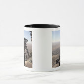 Een bemanningshoofd zoekt verdachte activiteit mok (Midden)