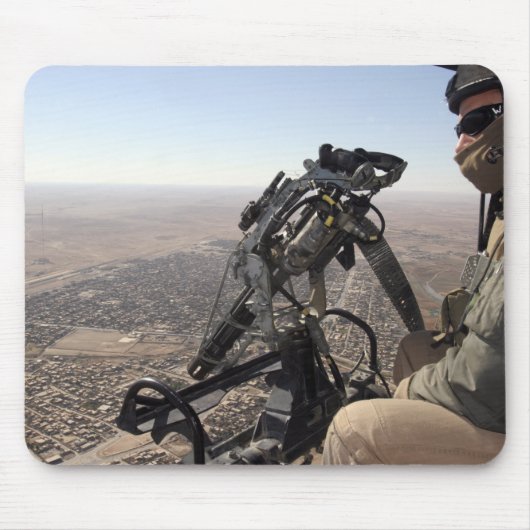 Een bemanningshoofd zoekt verdachte activiteit muismat (Voorkant)