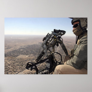 Een bemanningshoofd zoekt verdachte activiteit poster