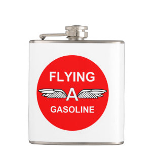 Een benzine vliegen heupfles