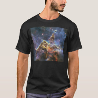 Een berg stof en gas in de Carina Nebula T-shirt