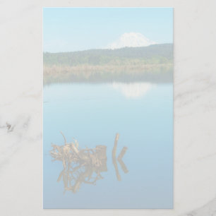 Een bergpeer boven een heg briefpapier