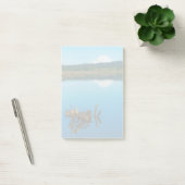 Een bergpeer boven een heg post-it® notes (Kantoor)
