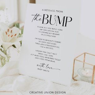 Een bericht van het Bump Baby shower Sign Reclamebord Met Voetstuk