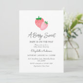Een Berry Sweet Strawberry Baby shower uitnodiging (Staand voorkant)