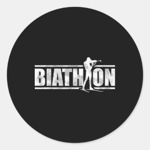 Een biatleet met geweer en langlaufski's Moti Ronde Sticker