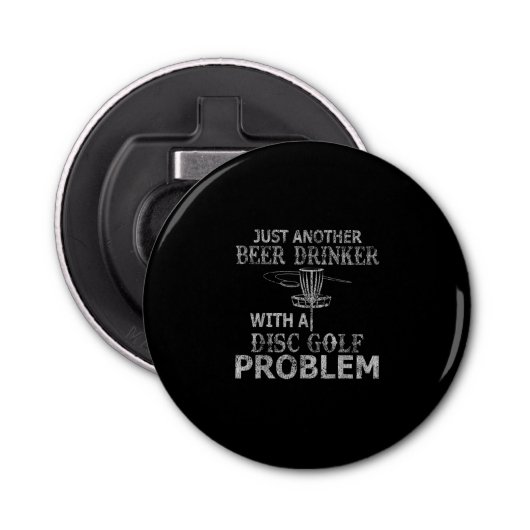 Een bierdrinker met het probleem van de schijfgolf button flesopener (Voorkant)