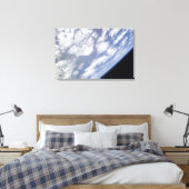 Een blauw en wit deel van de aarde canvas afdruk (Insitu (Slaapkamer))