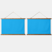 Een blauw vierkant gecentreerd op een witte achter hangend wandkleed (Dubbel)