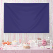 Een blauwe achtergrond met een klok