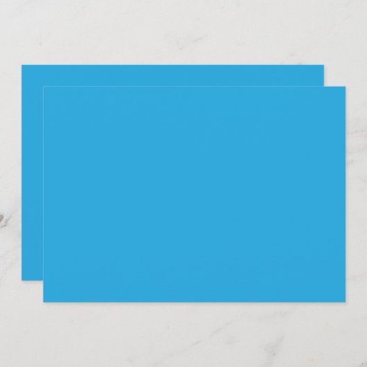 Een blauwe achtergrond met een zwarte en witte kat kaart (Voorkant / Achterkant)