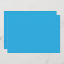 Een blauwe achtergrond met een zwarte en witte kat kaart